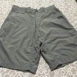 Mens mountain khaki shorts sz 28